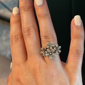 Pandora double flower daisy ring